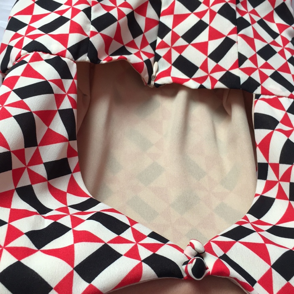 Eva Franco Jenna dress cream black red geometric - Picture 5 of 6